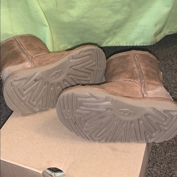 Toddler Uggs - Picture 5 of 6